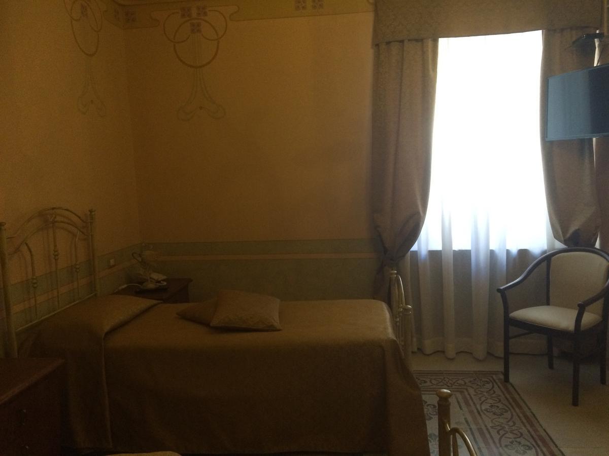 Hotel Sant'Anna Floresta Extérieur photo
