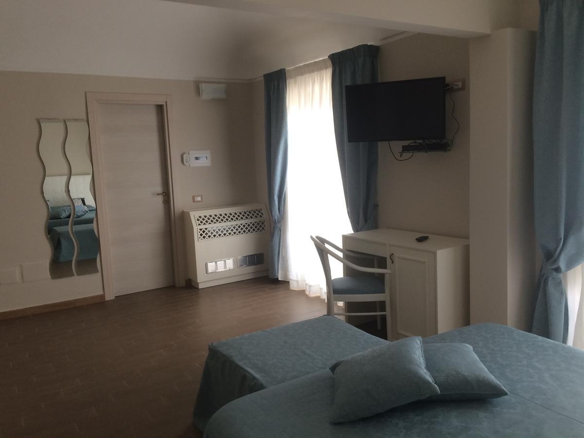 Hotel Sant'Anna Floresta Extérieur photo