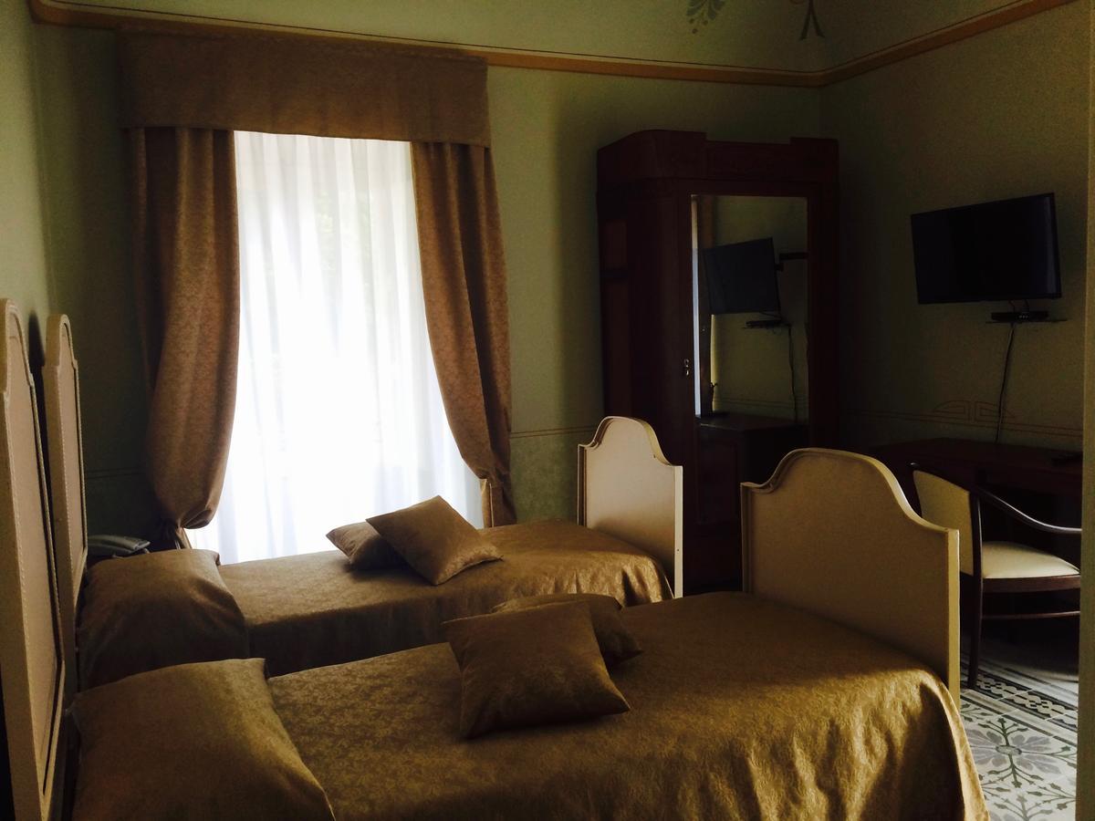 Hotel Sant'Anna Floresta Extérieur photo
